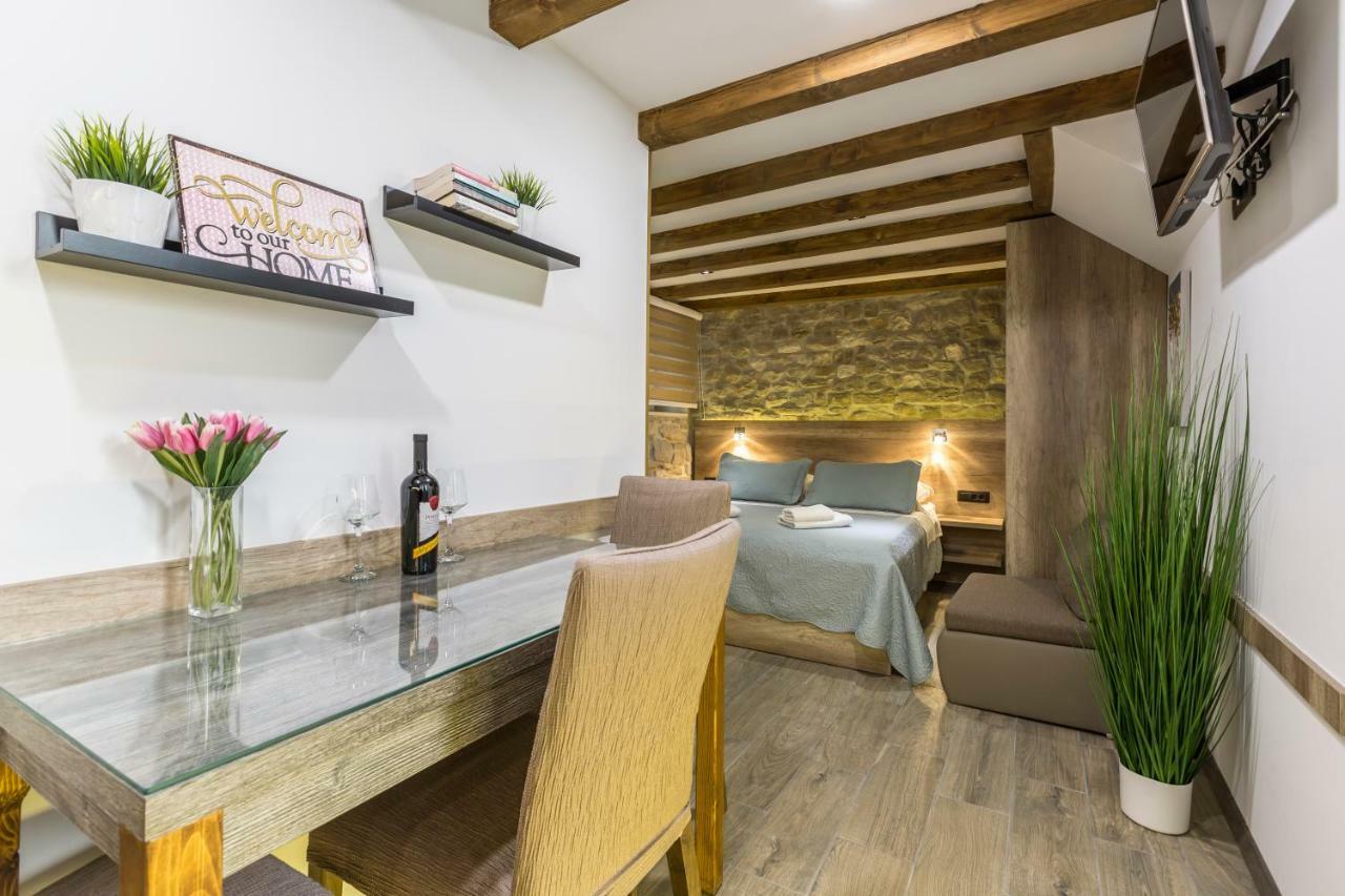 Appartement Reval Luxury Stone House Apartments****